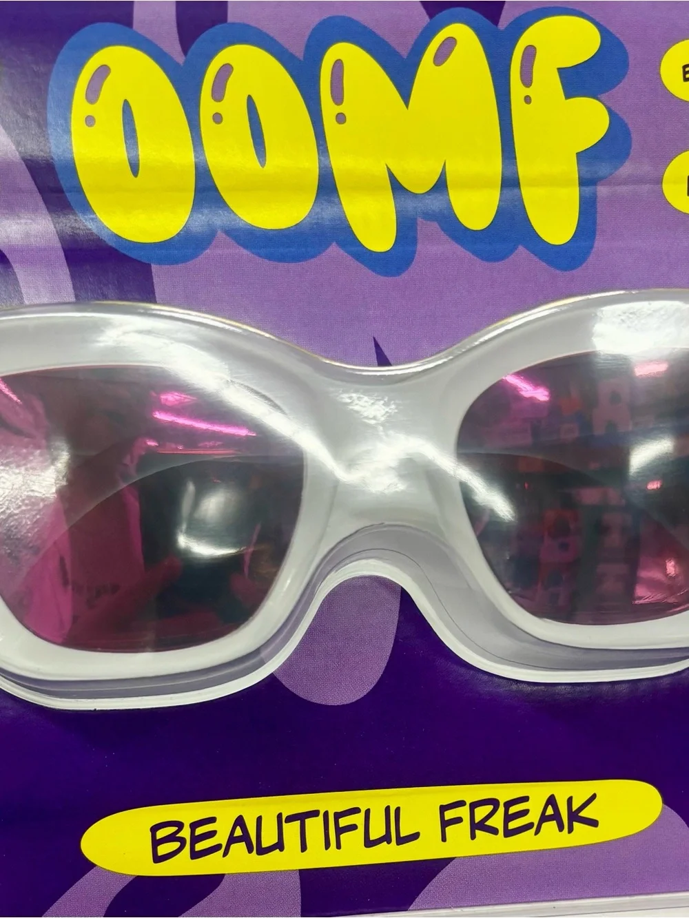Oomf  White Frame Sunglasses with Pink Lenses and Pink Case